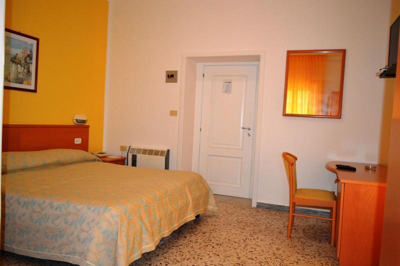 Delfino Hotel Marina di Camerota Exterior foto