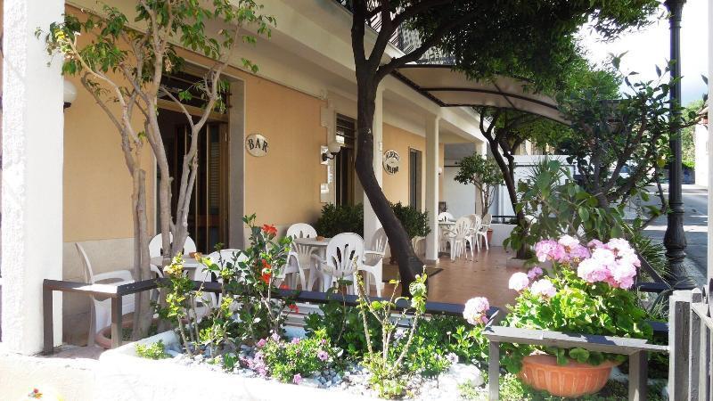 Delfino Hotel Marina di Camerota Exterior foto