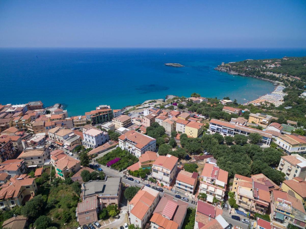Delfino Hotel Marina di Camerota Exterior foto